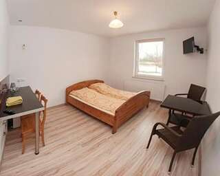 Курортные отели Tawerna-Stawiska Garbatka-Letnisko Двухместный номер с 1 кроватью или 2 отдельными кроватями и собственной ванной комнатой-7